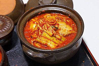 国产新作《山外山》首曝，2D动画呈现